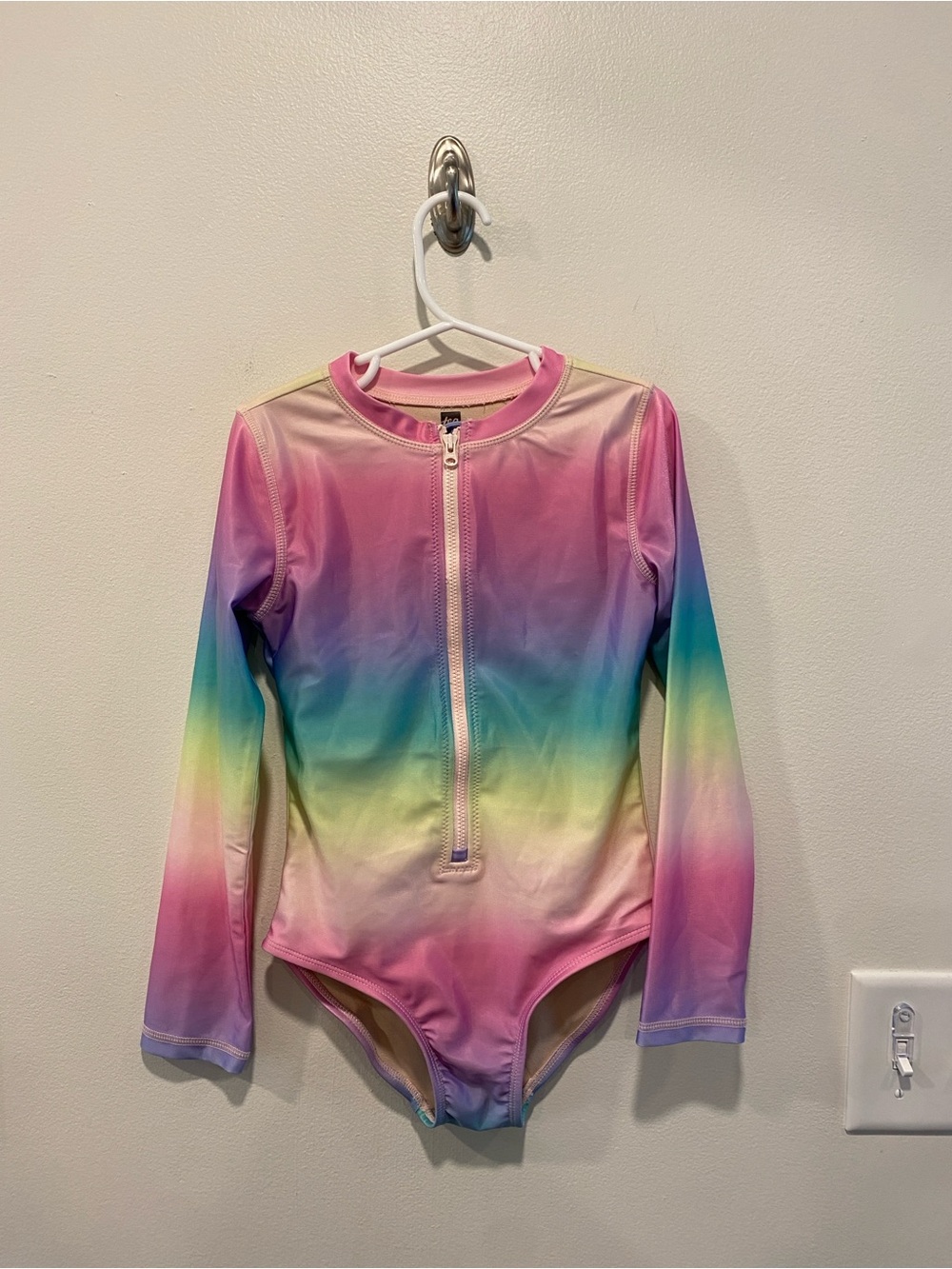 Tea collection long sleeve one piece swimsuit in girls size 7 rainbow zipper